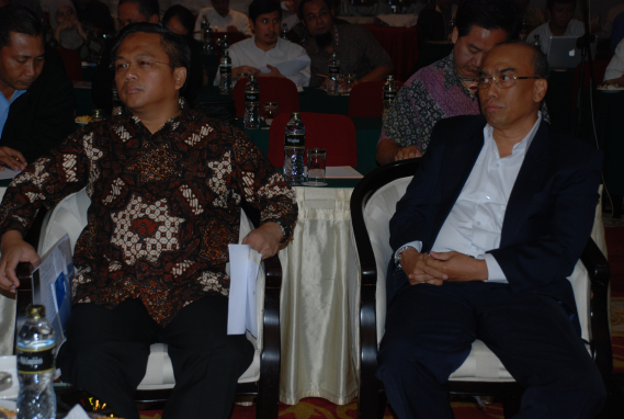 Ilustrasi: WORKSHOP PENGGUNAAN PITA FREKUENSI 2,3 Ghz
