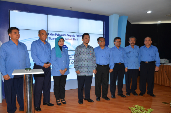 Ilustrasi: PELAKSANAAN PERESMIAN PELAYANAN TERPADU PERIZINAN BIDANG SDPPI MELALUI SISTEM INFORMASI MANAJEMEN SUMBER DAYA DAN PERANGKAT POS DAN INFORMATIKA (SIMS)