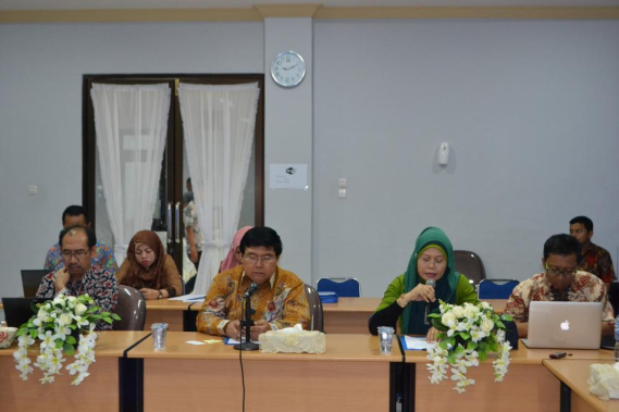 Ilustrasi: Finalisasi Penyusunan Data Statistik Semester I Tahun 2015