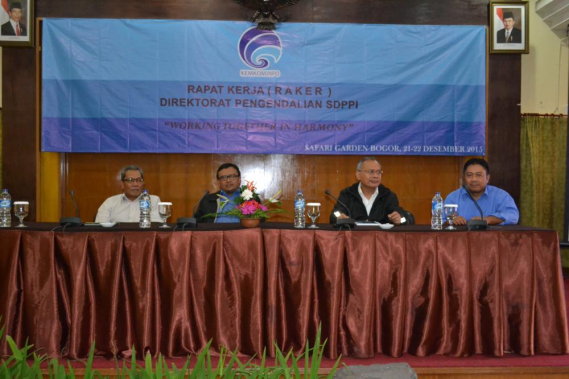 Ilustrasi: RAPAT EVALUASI PROGRAM KERJA TAHUN 2015 DAN PENAJAMAN PROGRAM KERJA TAHUN 2016 DIREKTORAT PENGENDALIAN SDPPI