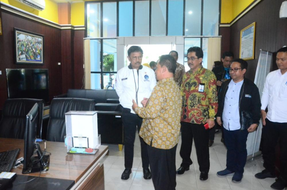 Ilustrasi: Menkominfo Johnny kunjungi Balai Monitor Kelas II Banjarmasin