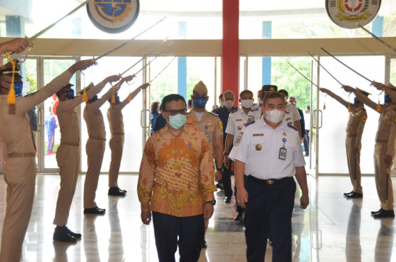 Ilustrasi: Indonesia Butuh Banyak Operator Radio