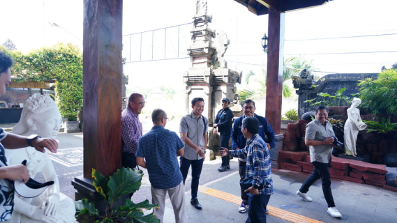 Ilustrasi: Pererat Sinergi Pusat-Daerah, Sesditjen Infrastruktur Digital Kunjungi Balai Monitor Denpasar - Bali