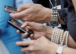 Sumber: http://www.google.co.id/imgres?q=sinyal+lebaran&hl=id&gbv=2&tbm=isch&tbnid=PoZ_WxFwnQrMpM:&i