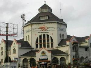 Gambar ilustrasi: media.vivanews. com /thumbs2 /2009 /06 /10 /71897_ kantor _pt_pos_indonesia_300_22