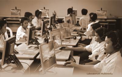 Sumber ilustrasi: pakarfisika.files. wordpress. com/2008/04 /laboratorium _multimedia_ pakarfisika.j