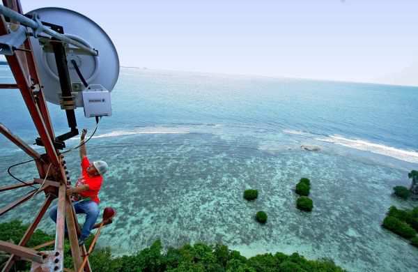 Sumber ilustrasi: http://www.bali-bisnis.com/wp-content/uploads/2013/04/BTS-3G-Tower.jpg