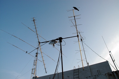 Bahayanya penggunaan spektrum frekuensi radio ilegal