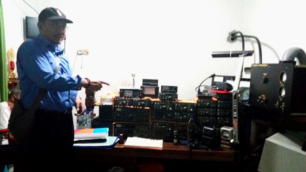 Direktorat Pengendalian Tindak Pengguna Penguat Frekuensi di Palembang (31/10). Tim berhasil menyita barang bukti booster dengan kekuatan besar. Berdasar data teknisnya, 4 booster yang diamankan itu memiliki power 6000 Watt, 3000 Watt, 1500 Watt, dan 800 Watt. 