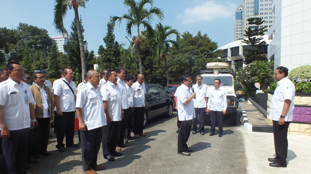 Dirjen SDPPI Ismail saat melepas tim untuk posko pengamanan gangguan frekuensi