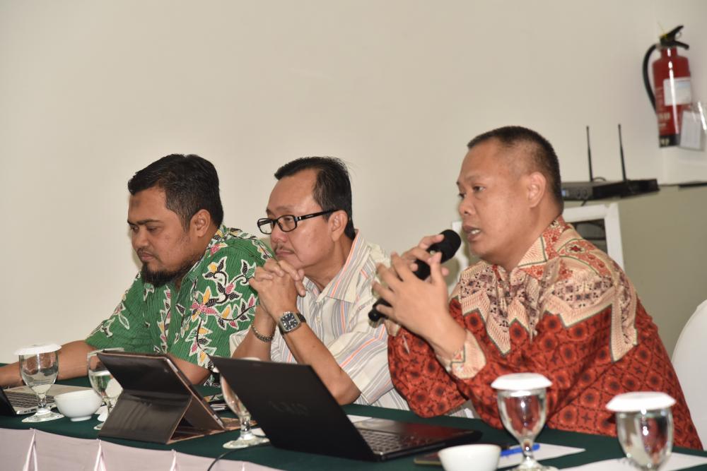 Plt. Direktur Standardisasi  Perangkat Pos dan Informatika, Ditjen SDPPI, Mochamad Hadiyana mengungkapkan perlu Dukungan Semua Pihak Maksimalkan Manfaat Perkembangan IoT. Peryantaan tersebut diuangkapkan saat membuka Focus Group Discusion (FGD) tentang IoT di Jakarta, Kamis (26/10/2017).
