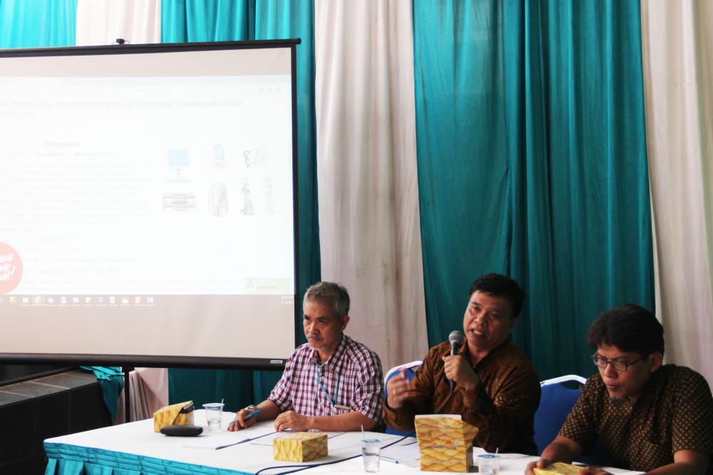 Kepala Balai Besar Pengujian Perangkat Telekomunikasi Moch. Rus'an memberi penjelasan mengenai sistem pembayaran host to host