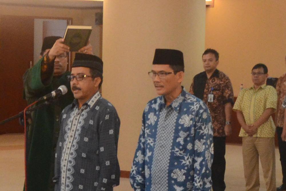Direktur Jenderal Sumber Daya dan Perangkat Pos dan Informatika, Kemkominfo, Ismail, pada Jumat (15/12) di Gedung Menara Merdeka Jakarta melantik dua pejabat fungsional pengendali frekuensi radio