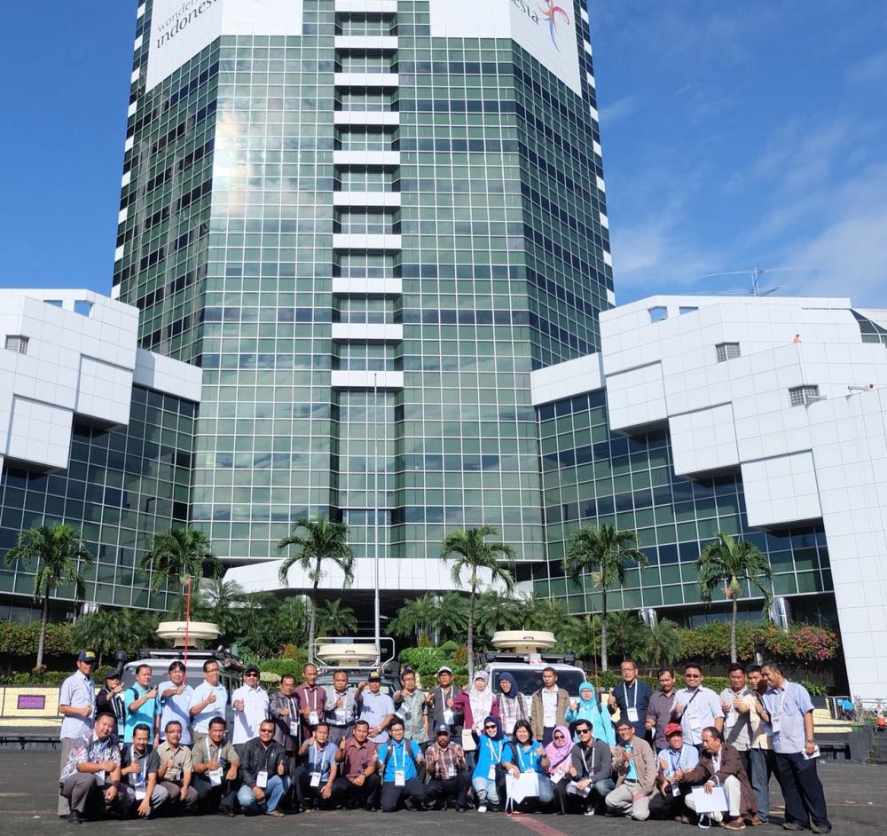 Kementerian Kominfo c.q Ditjen SDPPI telah membentuk tim pendukung test event Asian Games 2018. Tim ini bertugas memastikan arus masuk/keluar perangkat pendukung pertandingan (timing & scoring), perizinan dan pengawasan, serta lancarnya penggunaan spektrum frekuensi radio selama test event Asian Games 2018 berlangsung.