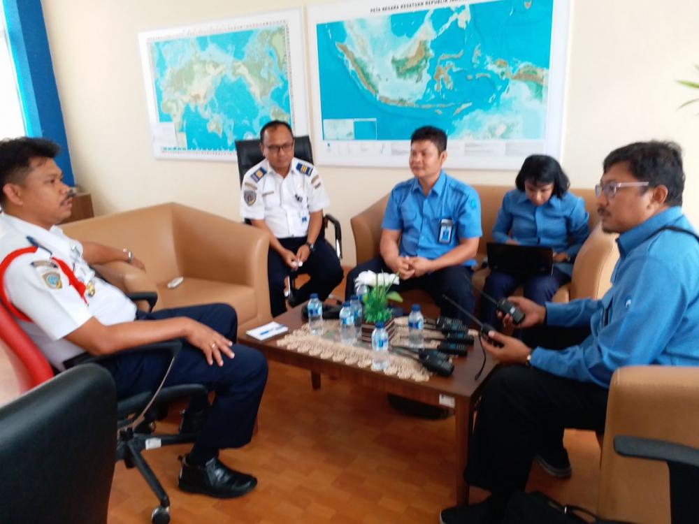 Ka Balmon Padang dan tim saat lakukan penertiban di salah satu penyelenggara konsesi