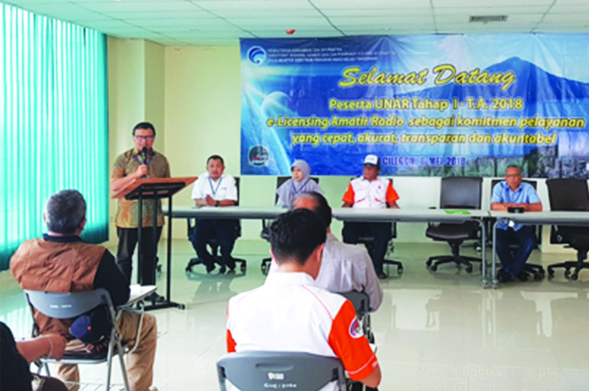 Direktur Operasi Sumber Daya Ditjen SDPPI Dwi Handoko memberikan sambutan saat membuka UNAR Tahap I Tahun 2018 Banten yang diselenggarakan Balmon SFR Kelas I Banten di Gedung Center of Excelent Fakultas Teknik Universitas Sultan Ageng Tirtayasa, Cilegon, Banten pada Minggu (6/5/2018).