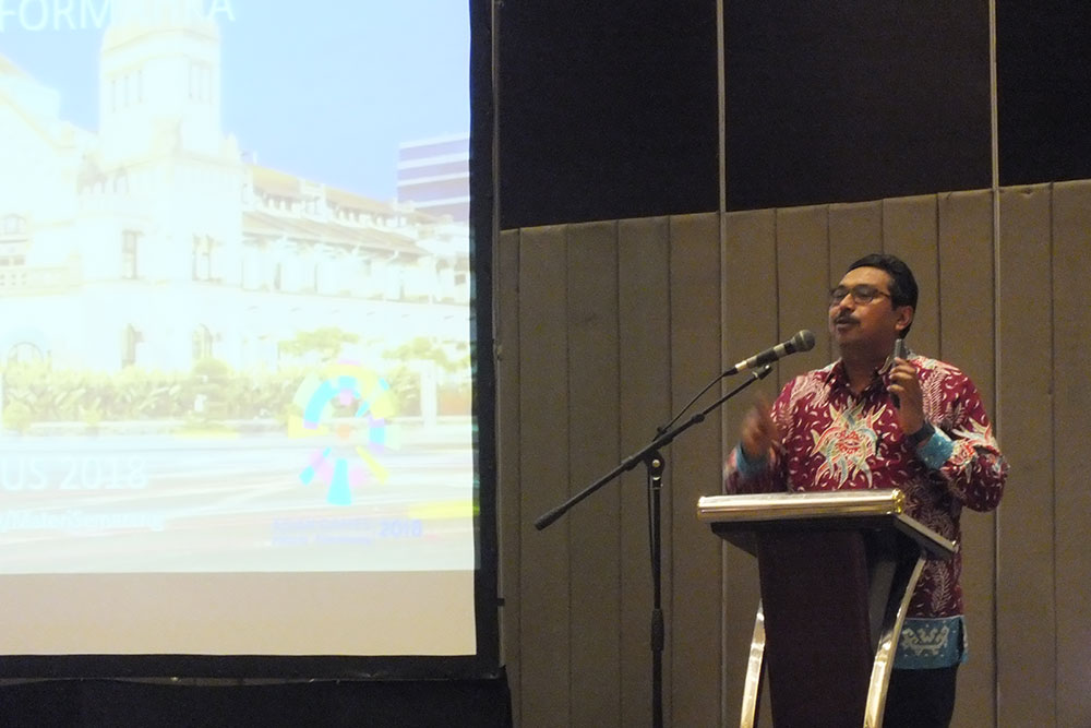 Dirjen SDPPI Ismail memberikan sambutan ketika membuka sosialisasi 