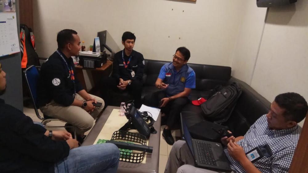 Tim Balmon Bandung melakukan inspeksi dalam rangka validasi ISR di Bandara Husein Sastranegara