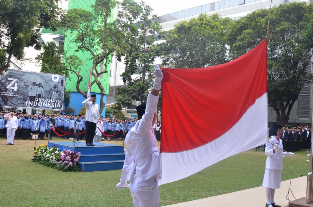 Menteri Komunikasi dan Informatika, Rudi Antara menjadi inspektur upacara pada peringatan HUT RI ke 47  bertempat di Lapangan Anantakupa, Kemkominfo, Sabtu (17/08/2019).