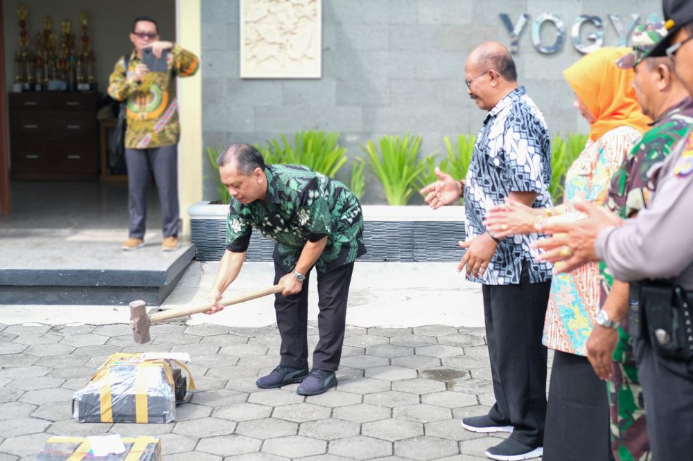 2012 - pemusnahan barang hasil kegiatan