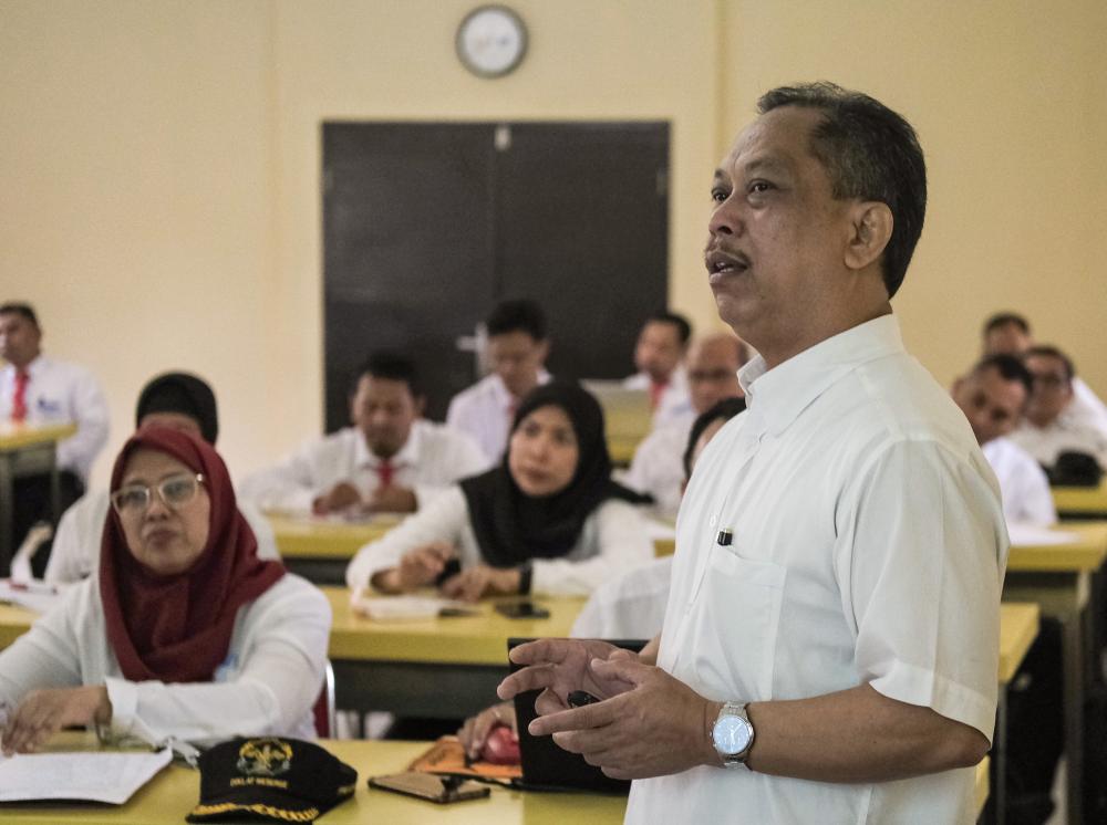 Sesditjen SDPPI R. Susanto menyampaikan paparan dalam kegiatan diklat PPNS Ditjen SDPPI di Lemdiklat POLRI Megamendung Bogor pada Senin (2/03/2020)