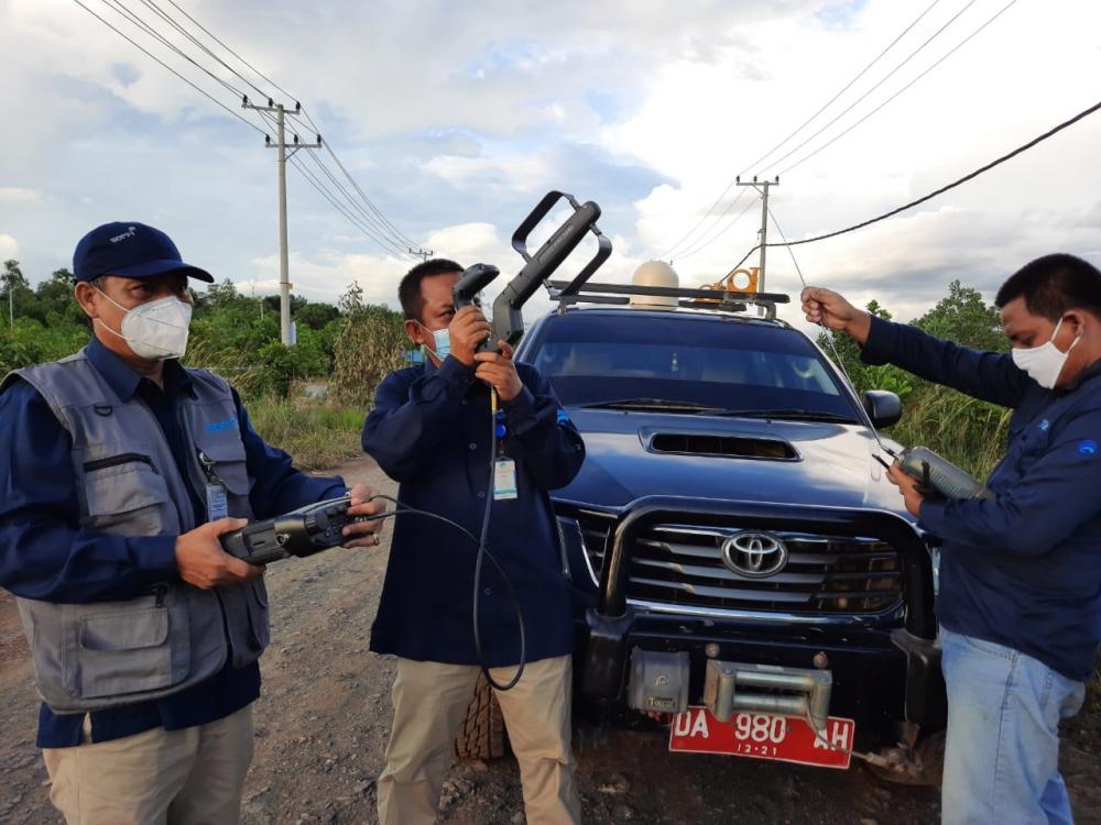 Tim Monitoring Frekuensi Radio Balai Monitoring  Kelas II Banjarmasin bersama Tim SAR Banjarmasin mengamankan perangkat rambu radio (radio beacon) Emergency Position Indicating Radio Beacon  (EPIRB) dalam kondisi memancarkan sinyal marabahaya (distress signal).