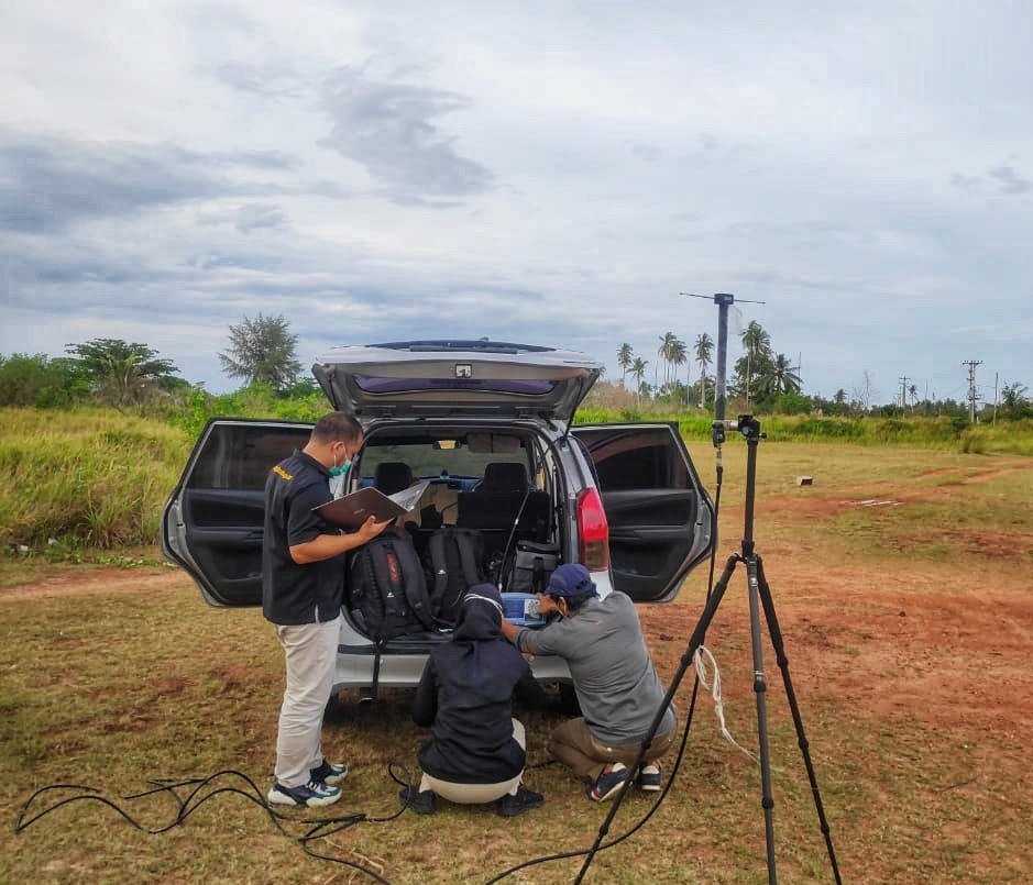 Balai Monitor Spektrum Frekuensi Radio (SFR) Kelas II Batam melakukan monitoring penggunaan kanal/frekuensi, jelang penghentian penyiaran televisi analog untuk beralih ke digital atau analog switch off (ASO).(13/11/20220)