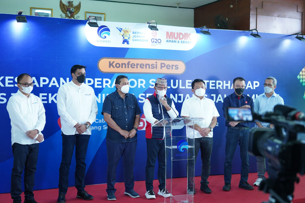 Menkominfo Johnny G Plate  menyampaikan kesiapan telekomunikasi selama libur Idul Fitri, Jum'at (29/04/2022)