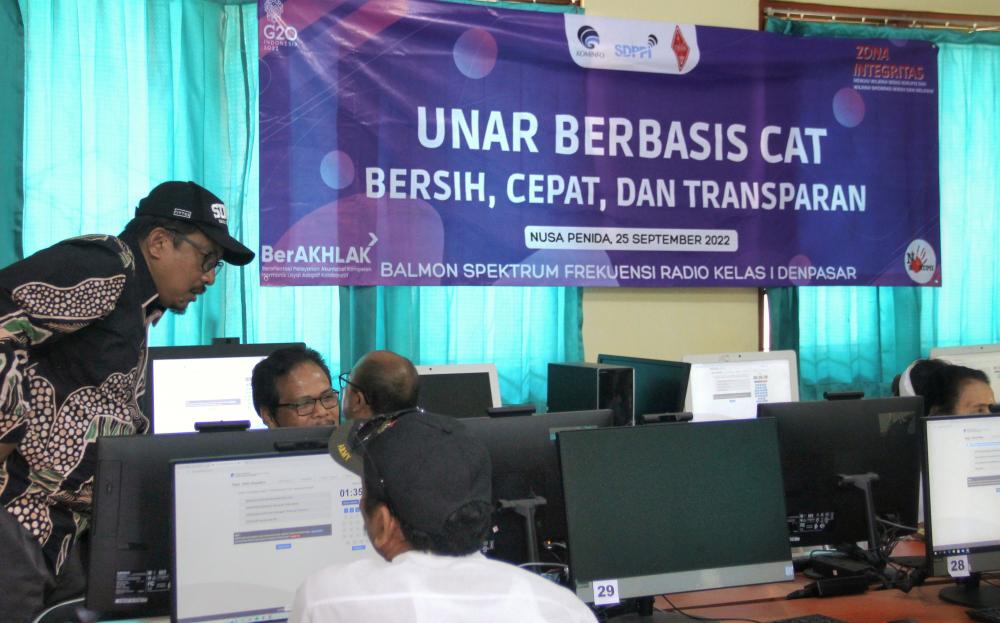 Kabalmon Spekfrekrad Kelas I Denpasar Zainullah Manan saat meninjau UNAR CAT Nonreguler IV di  Pulau Nusa Penida Kabupaten Klungkung-Bali, Kamis  (25/9/2022)