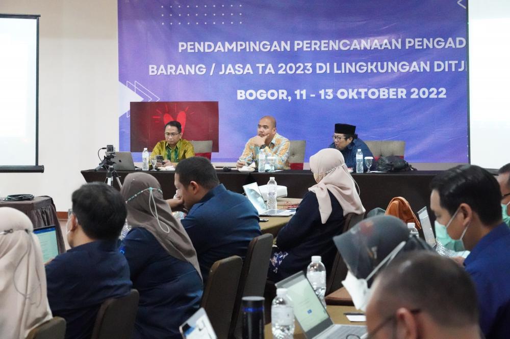 Ketua Tim Kerja Umum dan Rumah Tangga Dimas Yanuarsyah, memimpin kegiatan pendampingan perencanaan barang/jasa yang dihadiri oleh perwakilan satuan kerja Ditjen SDPPI, Rabu (12/10/2022).