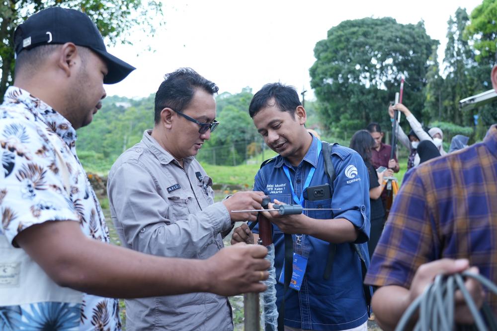 Sesi praktek pada pelatihan TV Digital berlokasi di kawasan Lido Resort, Sukabumi, Selasa (13/12/2022).