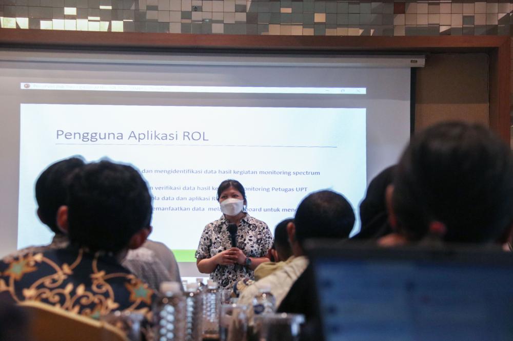 ujar Ketua Tim Pengawasan Spektrum Frekuensi Radio dan Perangkat Telekomunikasi pada Event Khusus dan Antar Negara Renny Kusumaningtyas membuka Kegiatan Sosialisasi Pengembangan Aplikasi New Report Online (New ROL) diselenggarakan mulai 1 s.d 3 Pebruari 2023 yang bertempat di Hotel Grand Zuri Tangerang Selatan.  (03/02/23).