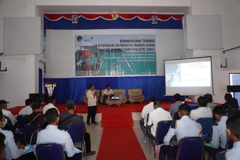 Peserta Bimtek SOR di Kupang menyimak penjelasan dari narasumber, Senin (26/06/2023).