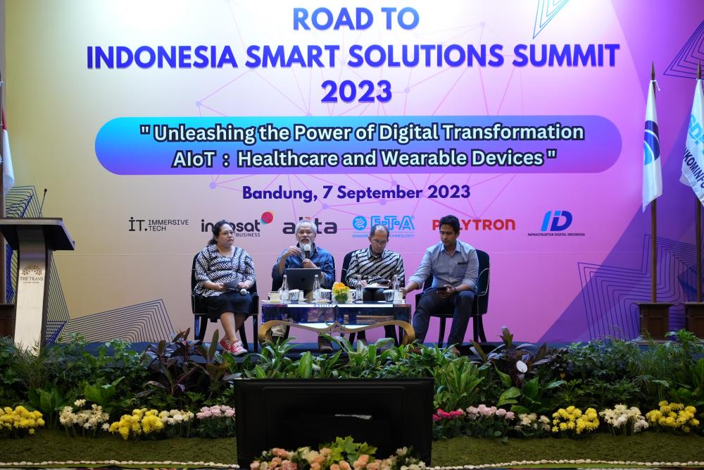 Para Narasumber dan moderator kegiatan ISSS di Bandung (07/09/2023).