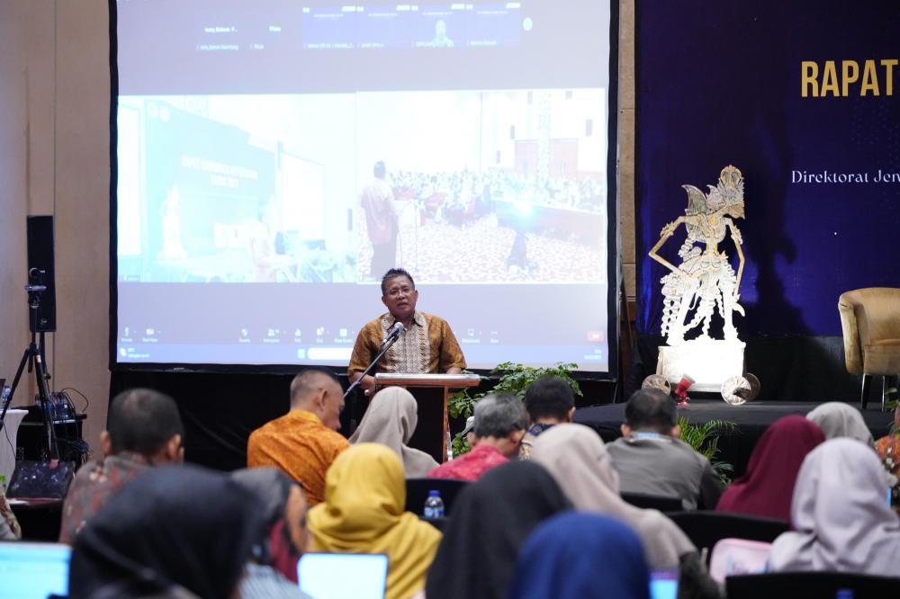 Plt. Sesditjen SDPPI Sabirin Mochtar membuka kegiatan Rakor Kepegawaian Ditjen SDPPI, Kamis (05/10/2023).