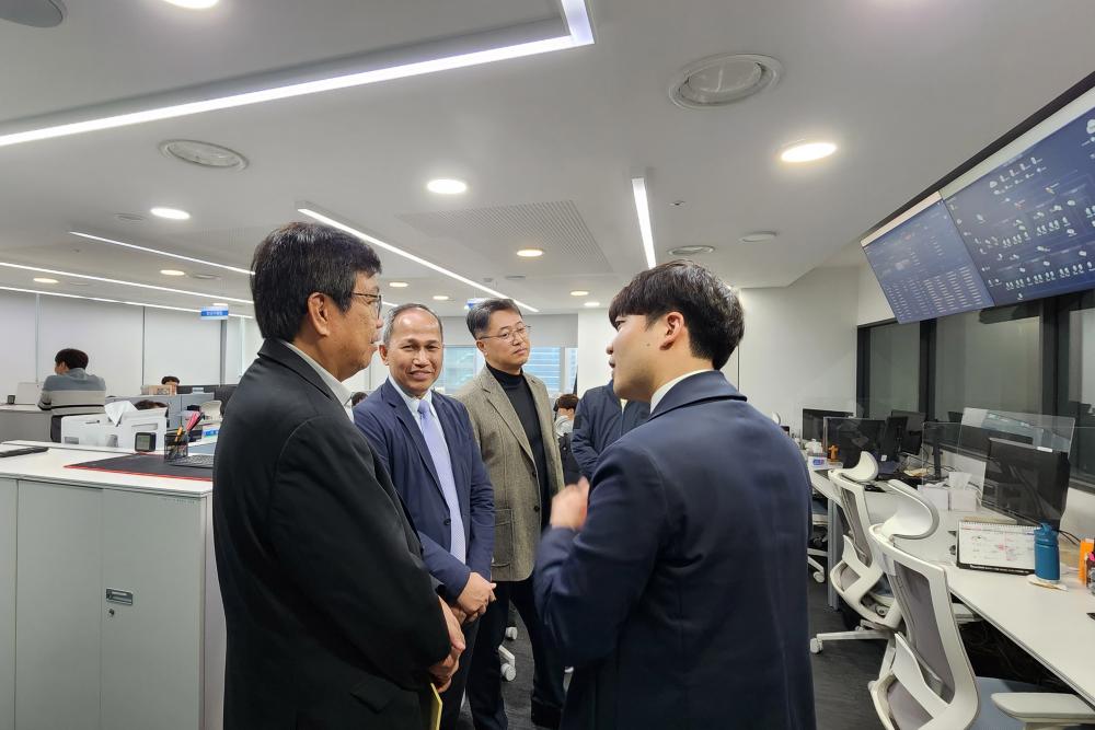Tim SDPPI mengunjungi IMEI Integrated Management Center, sebagai pusat data pengelolaan data IMEI Korea. 