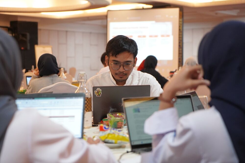 Tampak Salah satu peserta sedang mengikuti  kegiatan Sosialisasi Katalog Elektronik Versi 6.0.