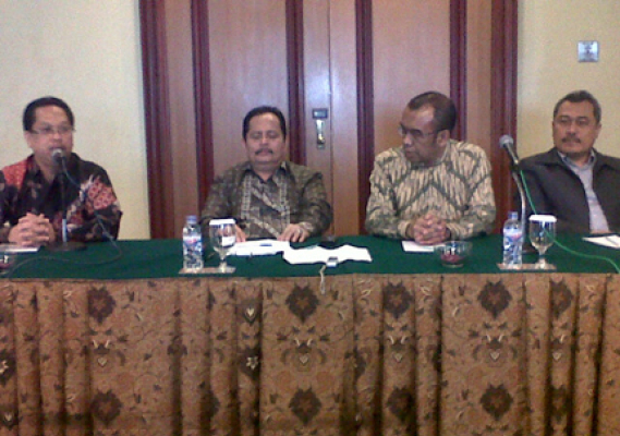 Ilustrasi: Gambar ilustrasi: http://i1053.photobucket.com/albums/s469/memoarema1/22%20mei/22ameiKominfo.jpg