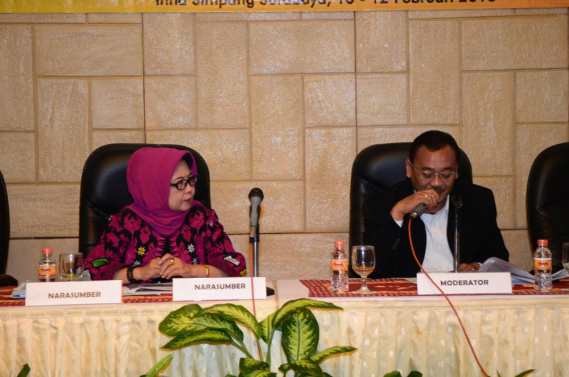 Ilustrasi: Deputi Bidang Pembinaan Manajemen Kepegawaian BKN, Yulina Setiawati NN, SH,MM, sebagai narasumber dalam Rakornis dan Administrasi Kepegawaian Ditjen SDPPI