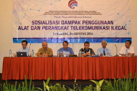 Ilustrasi: Direktorat Pengendalian Ditjen SDPPI mensosialisasikan dampak penggunaan alat dan perangkat telekomunikasi ilegal di depan para pengguna spektrum frekuensi radio, pihak e-commerce, serta unsur akademisi di Semarang, Jawa Tengah (24/8)