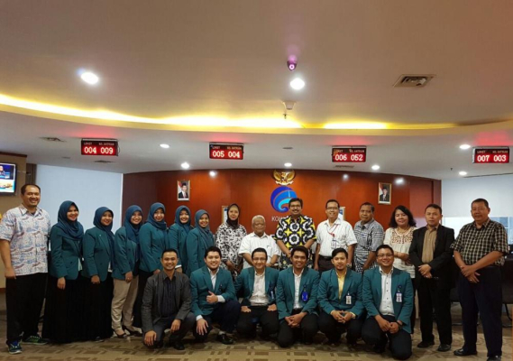 Ilustrasi: Dirjen Sumber Daya dan Perangkat Pos dan Informatika Dr. Ir. Ismail, MT (tengah) mengunjungi Direktorat Operasi Sumber Daya di Gedung Menara Merdeka, Lantai 11, Jalan Budi Kemuliaan I Nomor 2, Jakarta (13/10). Kunjungan tersebut langsung dilakukan setelah dirinya dilantik oleh Menkominfo Rudiantara bersama enam pajabat Eselon I lainnya.