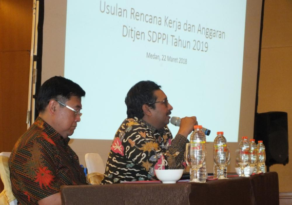 Ilustrasi: Dirjen SDPPI, Ismail (kanan) menegaskan  pentingnya kegiatan capacity building untuk meningkatkan kompetensi sumber daya manusia Ditjen SDPPI baik di pusat maupun  daerah. Arahan tersebut dikemjukakan pada rapat pembahasan usulan kerja dan anggraran tahun 2018 di Medan, Sumatera Utara (22/3)