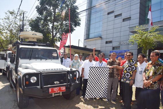 Ilustrasi: Dirjen SDPPI Ismail (3 dari kanan) bersama jajarannya di Balmon Kelas I Bandung, Jawa Barat, Jumat (8/6), melepas tim Posko Monitoring Spektrum Frekuensi Radio untuk memastikan kelancaran komunikasi selama libur Lebaran 2018.