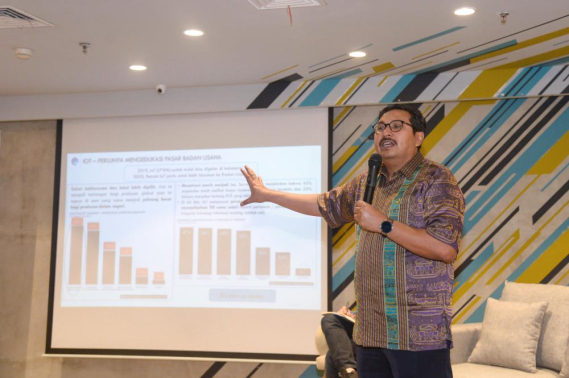Ilustrasi: Dirjen SDPPI Kemkominfo Ismail, saat memberikan paparan pada 1st Anniversary Indonesia IoT Association (AIOTI), di GoWork FX Sudirman Jakarta