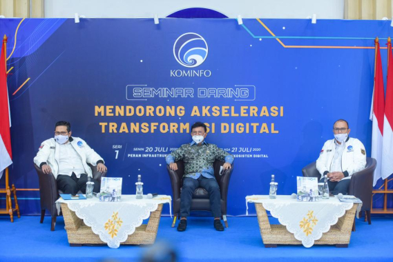 Ilustrasi: Seminar Daring “Mendorong Akselerasi Transformasi Digital” berlangsung selama dua hari, Senin (20/7/2020) dan Selasa (21/7/ 2020). Pada hari pertama menghadirkan Dirjen Sumber Daya dan Perangkat Pos dan Informatika Ismail, Dirjen Penyelenggaraan Pos dan Informatika Ahmad M Ramli, serta Direktur BAKTI Kominfo Anang Latif.