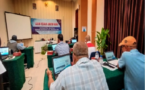 Ilustrasi: Balai Monitor Spektrum Frekuensi Radio (SFR) Klas II Banjarmasin menyelenggarakan Ujian Negara Amatir Radio (UNAR) Reguler berbasis Computer Assisted Test (CAT) secara jemput bola namun permintaan ORARI Lokal (Orlok).