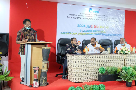 Ilustrasi: “Kegiatan ini bertujuan untuk memberikan pengetahuan kepada masyarakat tentang pentingnya prosedur dan tata cara berkomunikasi menggunakan frekuensi radio secara benar sesuai aturan,” kata Kepala Balai Monitor Spektrum Frekuensi Radio (SFR) Kelas II Merauke Simson Liha, Sabtu (10/10/2020).