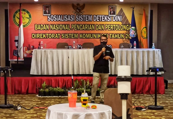 Ilustrasi: Kepala Balai Monitor Spektrum Frekuensi Radio (SFR) Kelas II Batam, Abd. Salam saat menjadi pembicara pada Sosialisasi Sistem Deteksi Dini Badan SAR Nasional (BASARNAS) Penggunaan Beacon Emergency Position Indicating Radio Beacon (EPIRB) untuk Keselamatan Pelayaran di Laut, Selasa (17/11/2020).