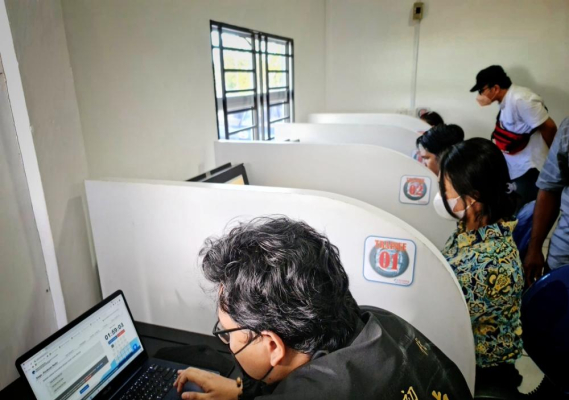 Ilustrasi: Balai Monitor Spektrum Frekuensi Radio Kelas II Batam selenggarakan Ujian Negara Amatir Radio (UNAR) Reguler ketiga dengan metode Computer Assisted Test (CAT) diiiuti oleh 12 peserta tingkat siaga. Batam (10/08/2020)
