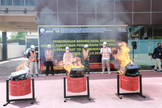 Ilustrasi: Loka Monitor Spektrum Frekuensi Radio Gorontalo memusnahkan 85 perangkat telekomunikasi ilegal hasil penertiban yang dilakukan sejak 2013 hingga 2020, Rabu (27/10/2021).